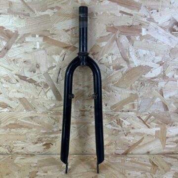 Rigid Steel Fork – Threaded Steerer, V-Brake Mounts 26" for sale in York, North Yorkshire by Recycle York on SHIFTA marketplace. Top quality second-hand bikes online.