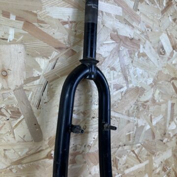 Rigid Steel Fork – Threaded Steerer, V-Brake Mounts 26" for sale in York, North Yorkshire by Recycle York on SHIFTA marketplace. Top quality second-hand bikes online.