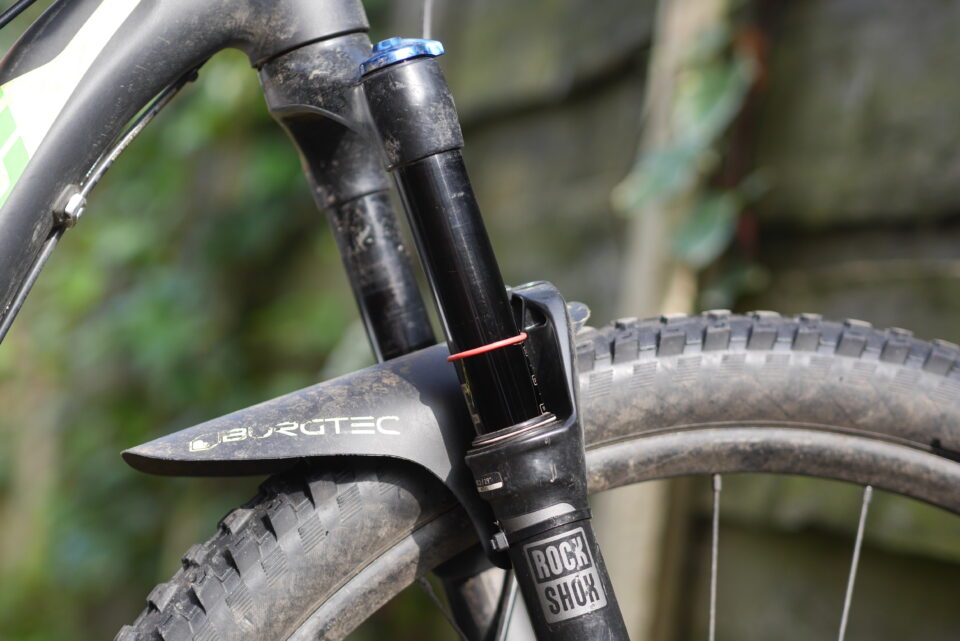 Second-hand bike forks including suspension and rigid models