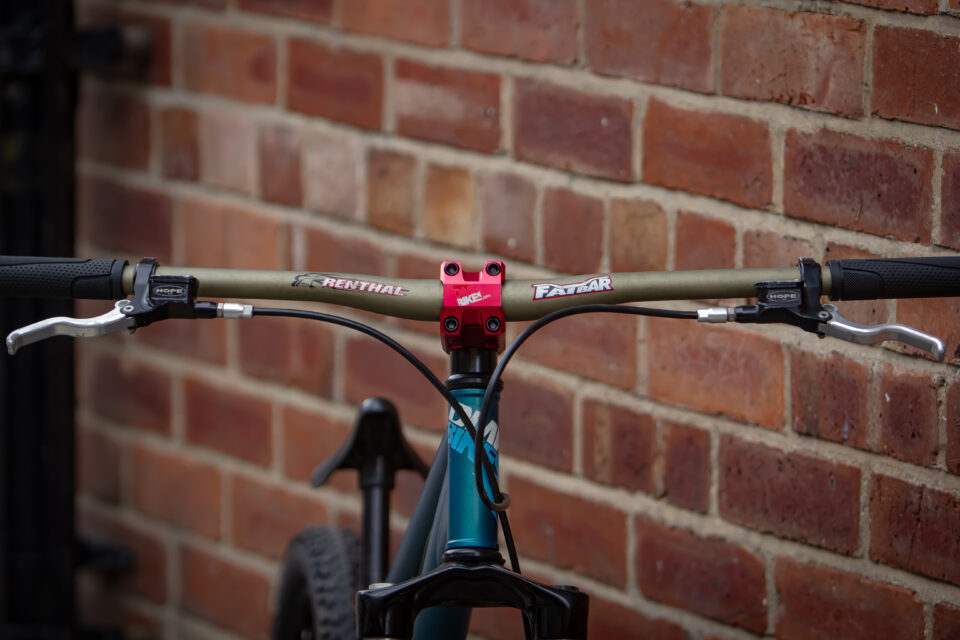 Second-hand bike cockpit and controls including handlebars, stems and levers