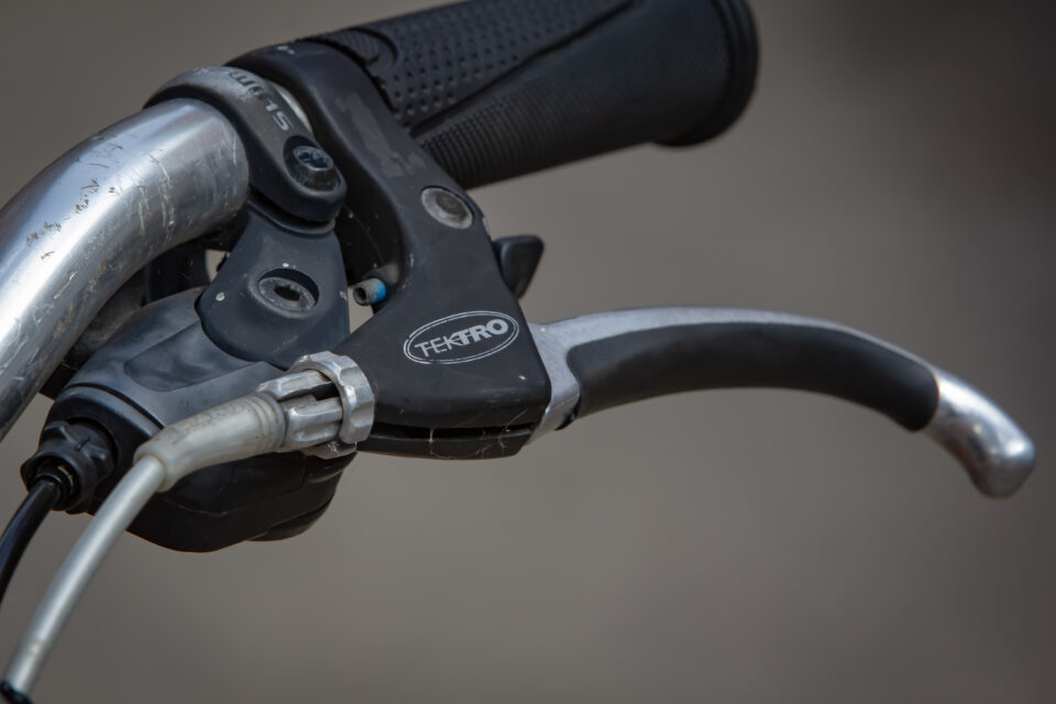 Second-hand mechanical brake levers for rim and cable disc brake systems