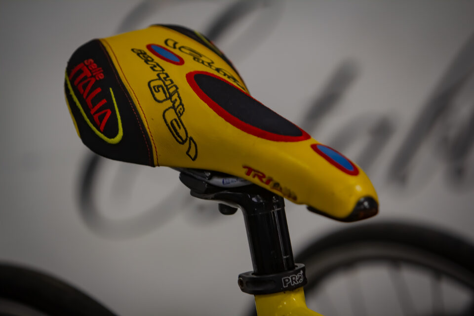 Second-hand bike saddles and seating including comfort and performance seats
