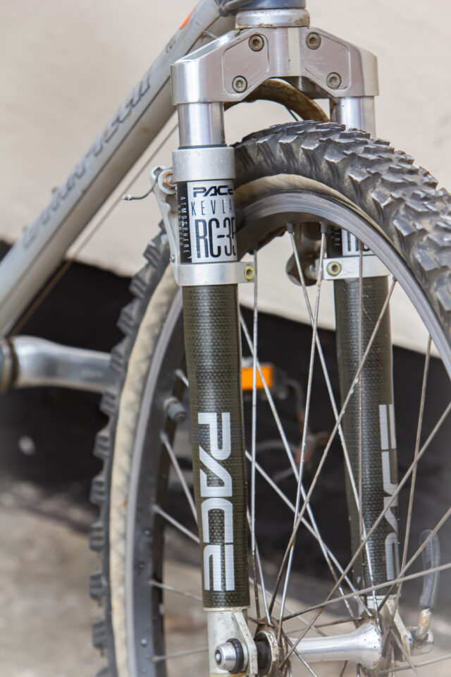 Second-hand suspension forks for mountain bikes