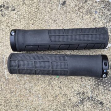 Black lock on grips