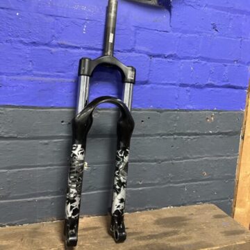 Rock shox Argyls 20mm bolt through axle, 160mm steer