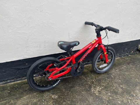 Frog 40 Kids Bike – Red – Grade B for sale in Yorkshire and The Humber by Club Bikes on SHIFTA marketplace. Top quality second-hand bikes online.