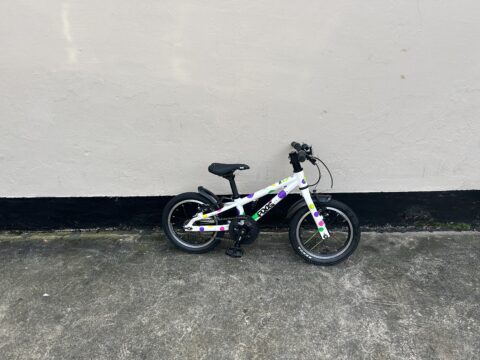 Frog 40 Kids Bike – White/Spotty – Grade C for sale in Yorkshire and The Humber by Club Bikes on SHIFTA marketplace. Top quality second-hand bikes online.
