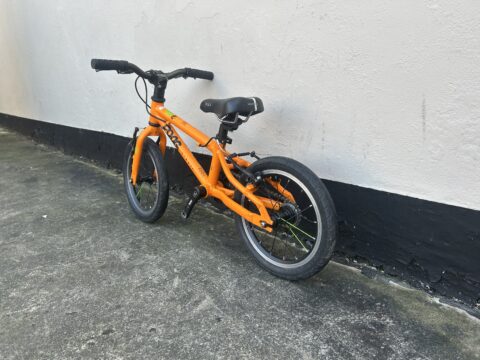 Frog 43 Kids Bike – Orange – Grade B for sale in Yorkshire and The Humber by Club Bikes on SHIFTA marketplace. Top quality second-hand bikes online.