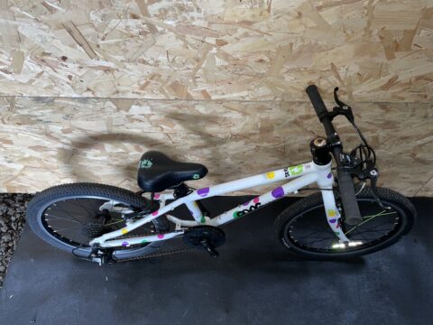 Frog 52 Kids Bike – White / Spotty - Grade C for sale in Yorkshire and The Humber by Club Bikes on SHIFTA marketplace. Top quality second-hand bikes online.