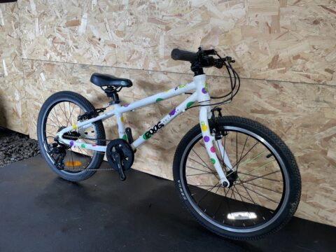 Frog 52 Kids Bike – White / Spotty - Grade C for sale in Yorkshire and The Humber by Club Bikes on SHIFTA marketplace. Top quality second-hand bikes online.