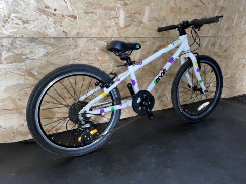 Frog 52 Kids Bike – White / Spotty - Grade C for sale in Yorkshire and The Humber by Club Bikes on SHIFTA marketplace. Top quality second-hand bikes online.