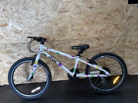 Frog 52 Kids Bike – White / Spotty - Grade C for sale in Yorkshire and The Humber by Club Bikes on SHIFTA marketplace. Top quality second-hand bikes online.