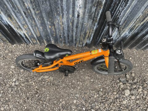 Frog 40 Kids Bike – Orange – Grade B for sale in Yorkshire and The Humber by Club Bikes on SHIFTA marketplace. Top quality second-hand bikes online.