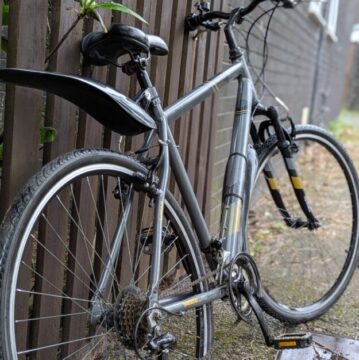 Apollo Guru Hybrid bike