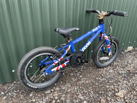Frog 43 Kids Bike – Union Jack – Grade B for sale in Yorkshire and The Humber by Club Bikes on SHIFTA marketplace. Top quality second-hand bikes online.