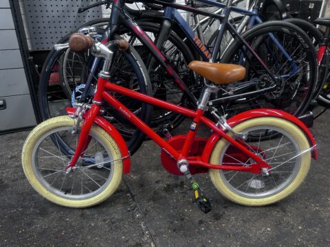 Bobbin moon bug kids bike 16” wheels amazing condition hardly used from new red for sale in Biggin hill by Pop In cycles on SHIFTA marketplace. Top quality second-hand bikes online.