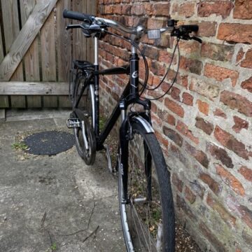 Claud Butler Legend Hybrid Bike for sale in Winchester by Lorin on SHIFTA marketplace. Top quality second-hand bikes online.