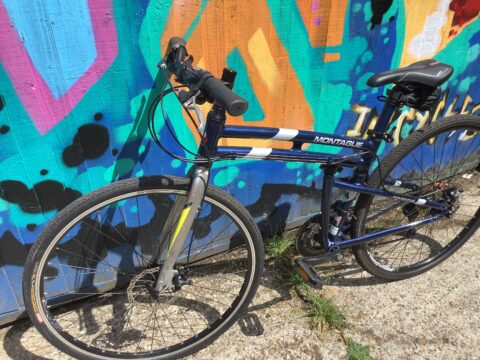 Montague navigator bike hybrid folder 9 speed new parts unisex commuter 700C for sale in Biggin hill by Pop In cycles on SHIFTA marketplace. Top quality second-hand bikes online.