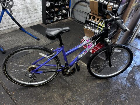 Raleigh free ride ladies mountain bike 18 speed 26” wheels aluminium frame for sale in Biggin hill by Pop In cycles on SHIFTA marketplace. Top quality second-hand bikes online.