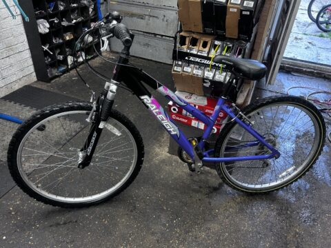 Raleigh free ride ladies mountain bike 18 speed 26” wheels aluminium frame for sale in Biggin hill by Pop In cycles on SHIFTA marketplace. Top quality second-hand bikes online.
