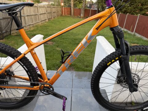 Trek Roscoe 7 for sale in Ilford by Arjun Sanger on SHIFTA marketplace. Top quality second-hand bikes online.