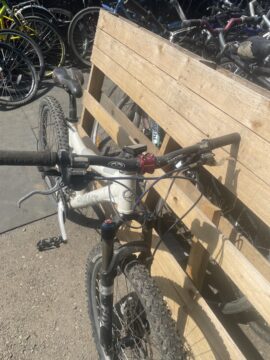 2000s giant full sus for sale in York, North Yorkshire by Recycle York on SHIFTA marketplace. Top quality second-hand bikes online.