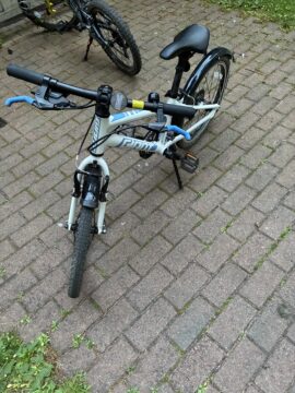 Giant ARX 20 Kids bike for sale in Yorkshire and The Humber by Sarah on SHIFTA marketplace. Top quality second-hand bikes online.