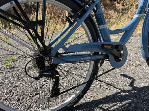 Apollo Metis Electric Bike – Medium – 6 Speed Shimano, 3-Level Pedal Assist for sale in Yorkshire and The Humber by SHIFTA Verified on SHIFTA marketplace. Top quality second-hand bikes online.