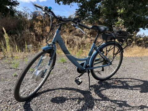 Apollo Metis Electric Bike – Medium – 6 Speed Shimano, 3-Level Pedal Assist for sale in Yorkshire and The Humber by SHIFTA Verified on SHIFTA marketplace. Top quality second-hand bikes online.