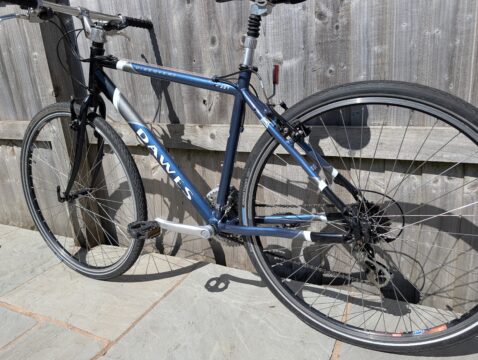 Dawes discovery 301 19" frame 700c hybrid 24speed for sale in Lancs by Handsome Devil on SHIFTA marketplace. Top quality second-hand bikes online.