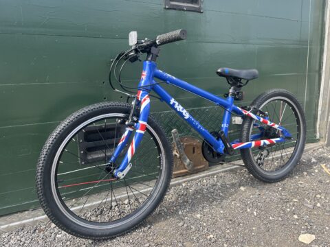 Frog 52 Kids Bike – Union Jack - Grade B for sale in Yorkshire and The Humber by Club Bikes on SHIFTA marketplace. Top quality second-hand bikes online.
