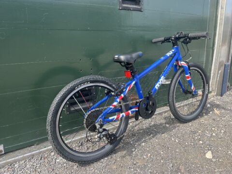 Frog 52 Kids Bike – Union Jack - Grade B for sale in Yorkshire and The Humber by Club Bikes on SHIFTA marketplace. Top quality second-hand bikes online.