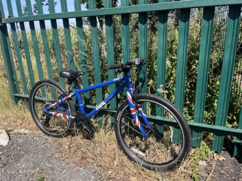 Frog 62 Kids Bike – Union Jack - Blue – Grade B for sale in Yorkshire and The Humber by Club Bikes on SHIFTA marketplace. Top quality second-hand bikes online.