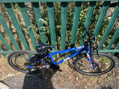 Frog 62 Kids Bike – Union Jack - Blue – Grade B for sale in Yorkshire and The Humber by Club Bikes on SHIFTA marketplace. Top quality second-hand bikes online.