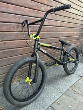 Mongoose BMX – Yellow Custom Paintsplatter – 3 Piece Cranks - Half link chain for sale in Woking by T77BMX on SHIFTA marketplace. Top quality second-hand bikes online.