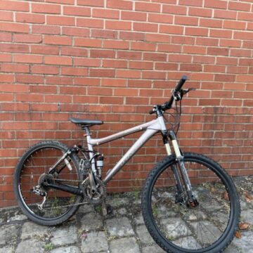 Trek fuel ex 9 full suspension mountain bike MTB OCLV carbon size 20” for sale in Oldham, Greater Manchester by Luky_98 on SHIFTA marketplace. Top quality second-hand bikes online.