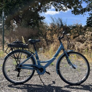 Apollo Metis Electric Bike – Medium – 6 Speed Shimano, 3-Level Pedal Assist