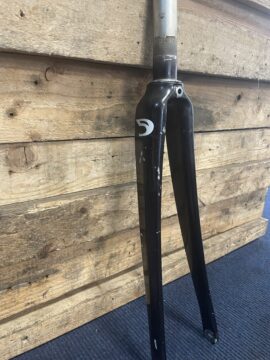 Dolan 700c rim brake carbon ridged fork for sale in York, North Yorkshire by Recycle York on SHIFTA marketplace. Top quality second-hand bikes online.