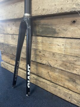 Giant defy 700c carbon ridged forks for sale in York, North Yorkshire by Recycle York on SHIFTA marketplace. Top quality second-hand bikes online.