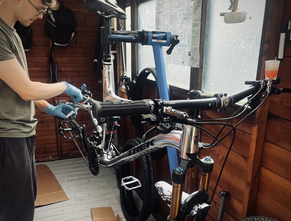 Crankworks proffesonal bike mechanic - Verified seller on SHIFTA Bike