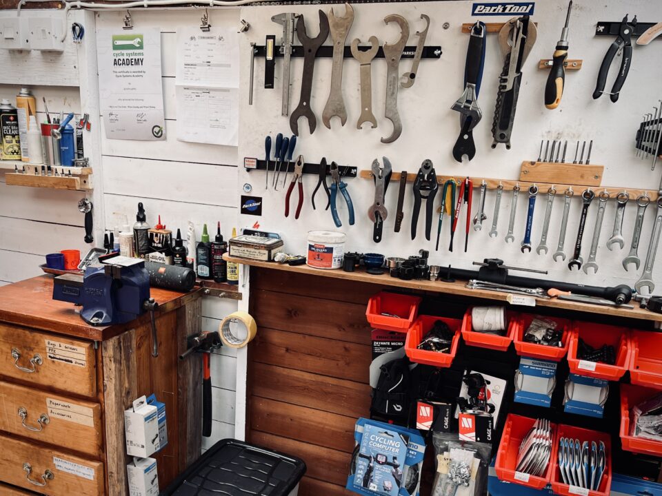 Crankworks proffesonal bike mechanic - Verified seller on SHIFTA Bike