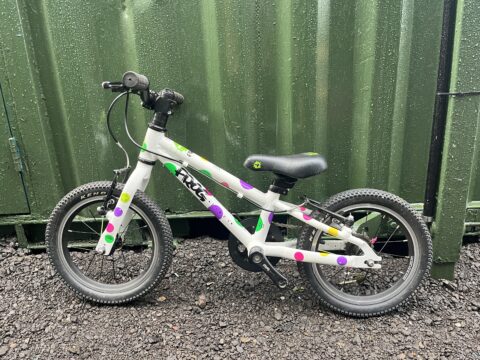 Frog 40 Kids Bike – White/Spotty – Grade C for sale in Yorkshire and The Humber by Bike Club on SHIFTA marketplace. Top quality second-hand bikes online.