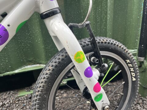 Frog 40 Kids Bike – White/Spotty – Grade C for sale in Yorkshire and The Humber by Bike Club on SHIFTA marketplace. Top quality second-hand bikes online.