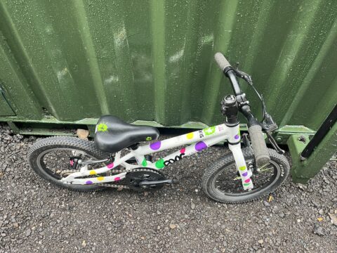 Frog 40 Kids Bike – White/Spotty – Grade C for sale in Yorkshire and The Humber by Bike Club on SHIFTA marketplace. Top quality second-hand bikes online.