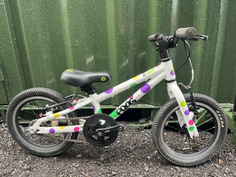 Frog 40 Kids Bike – White/Spotty – Grade C for sale in Yorkshire and The Humber by Bike Club on SHIFTA marketplace. Top quality second-hand bikes online.