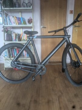 Vanmoof s3 - only 162 miles - single speed fixed for sale in HASSOCKS by Kgbikes on SHIFTA marketplace. Top quality second-hand bikes online.