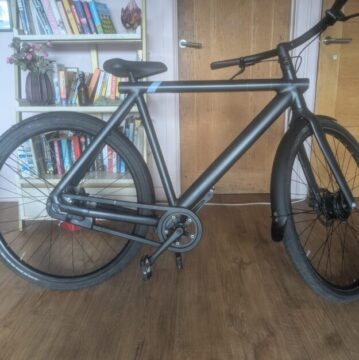 Vanmoof s3 - only 162 miles - single speed fixed for sale in the South East by Kgbikes on SHIFTA marketplace. Top quality second-hand bikes online.